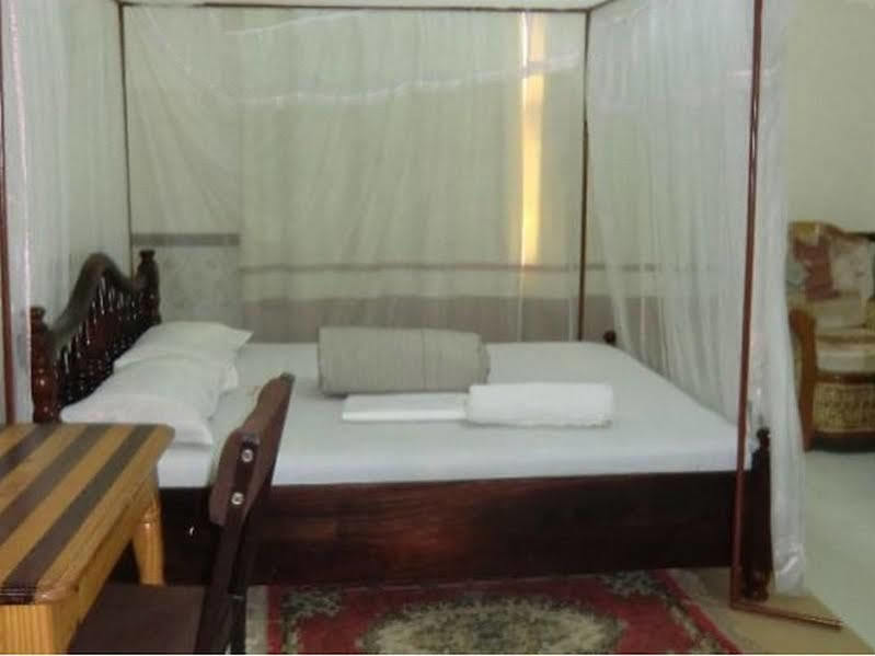Keba Inn Lyamutundwe Екстер'єр фото