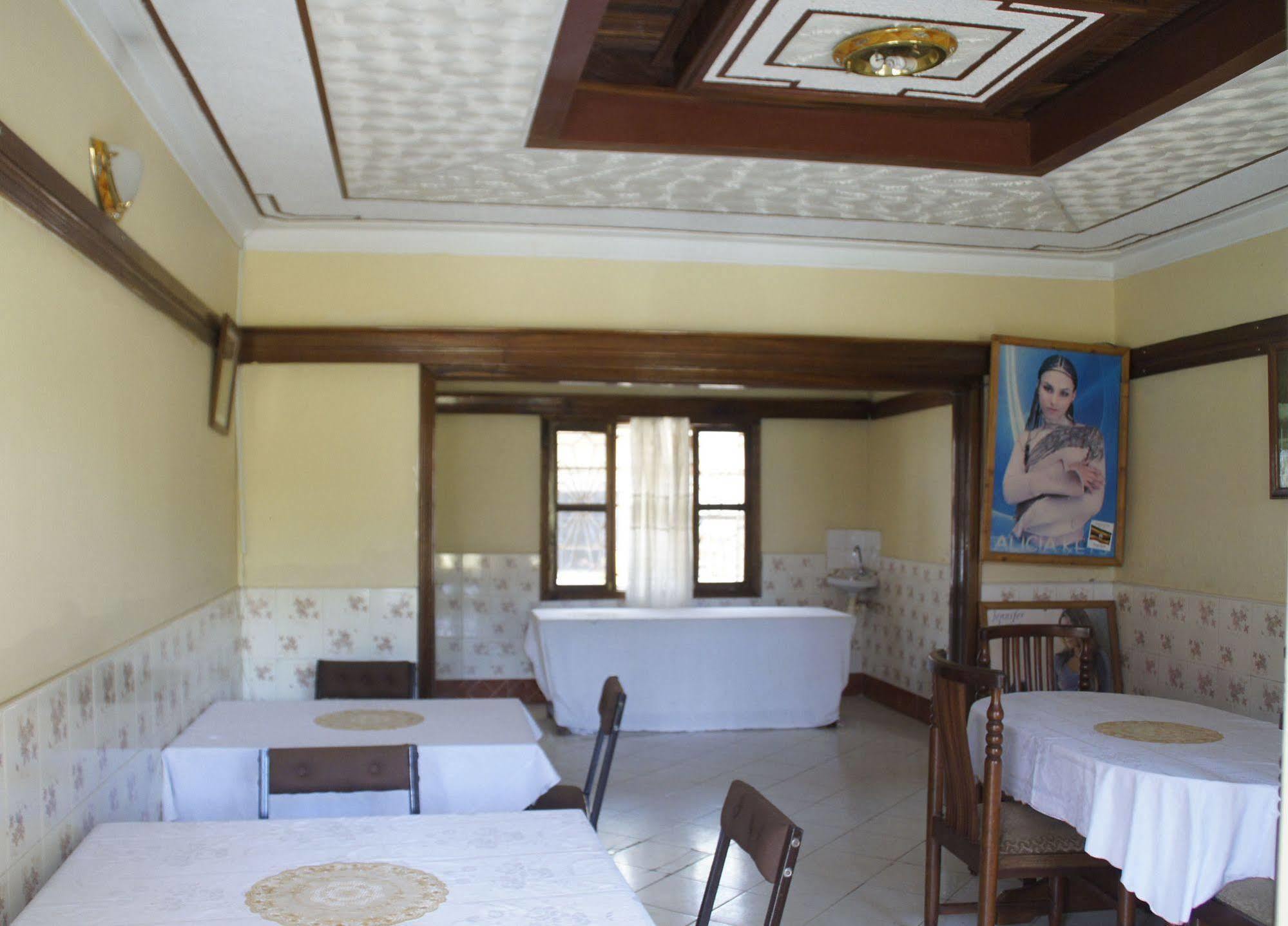 Keba Inn Lyamutundwe Екстер'єр фото