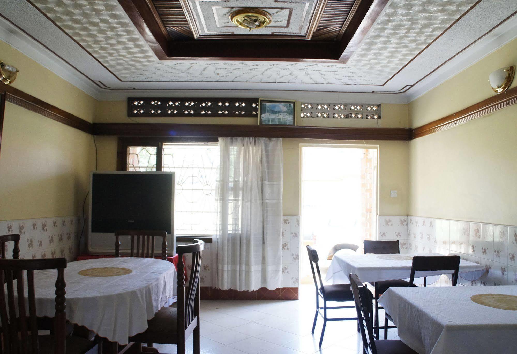 Keba Inn Lyamutundwe Екстер'єр фото