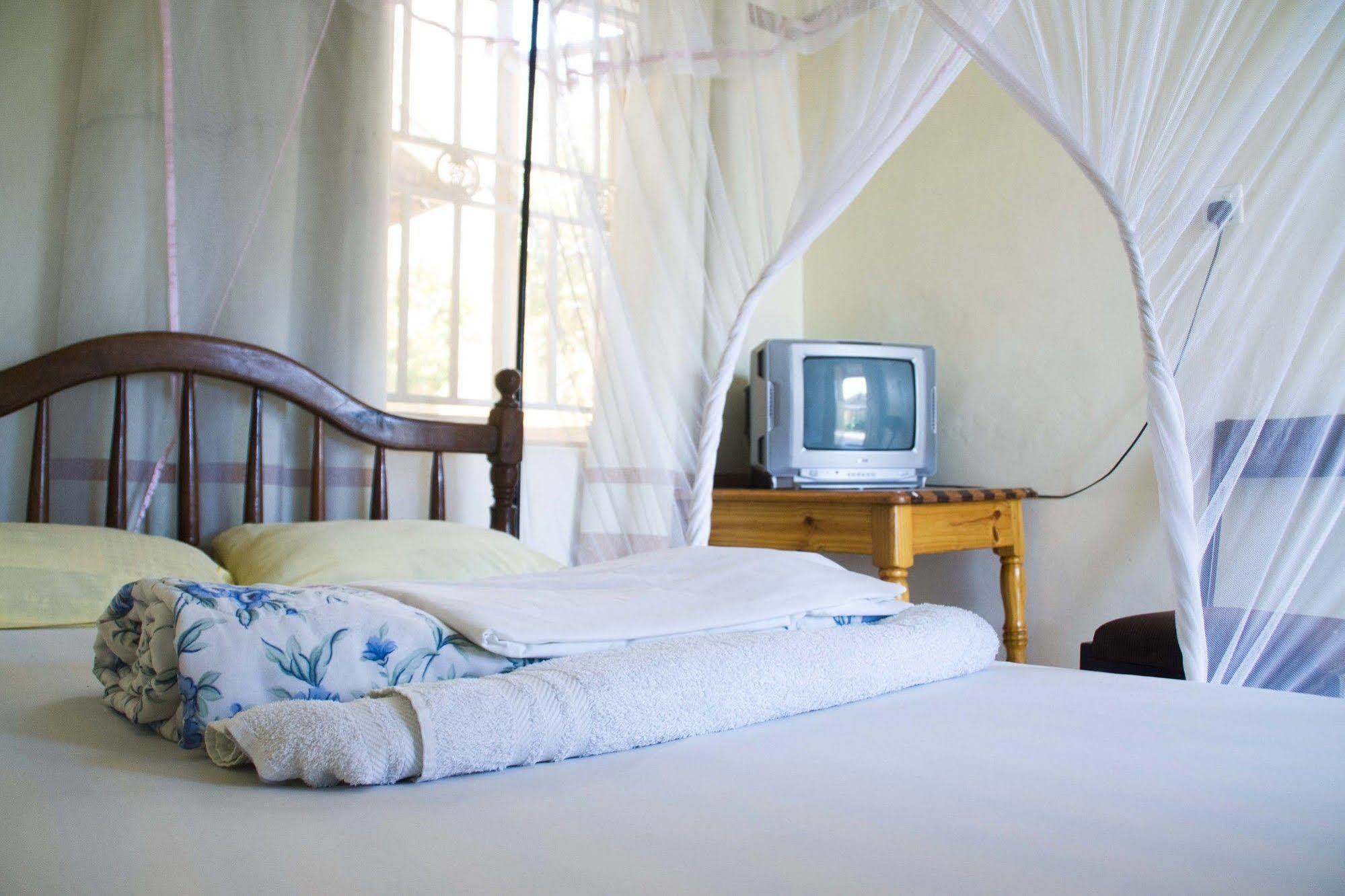 Keba Inn Lyamutundwe Екстер'єр фото