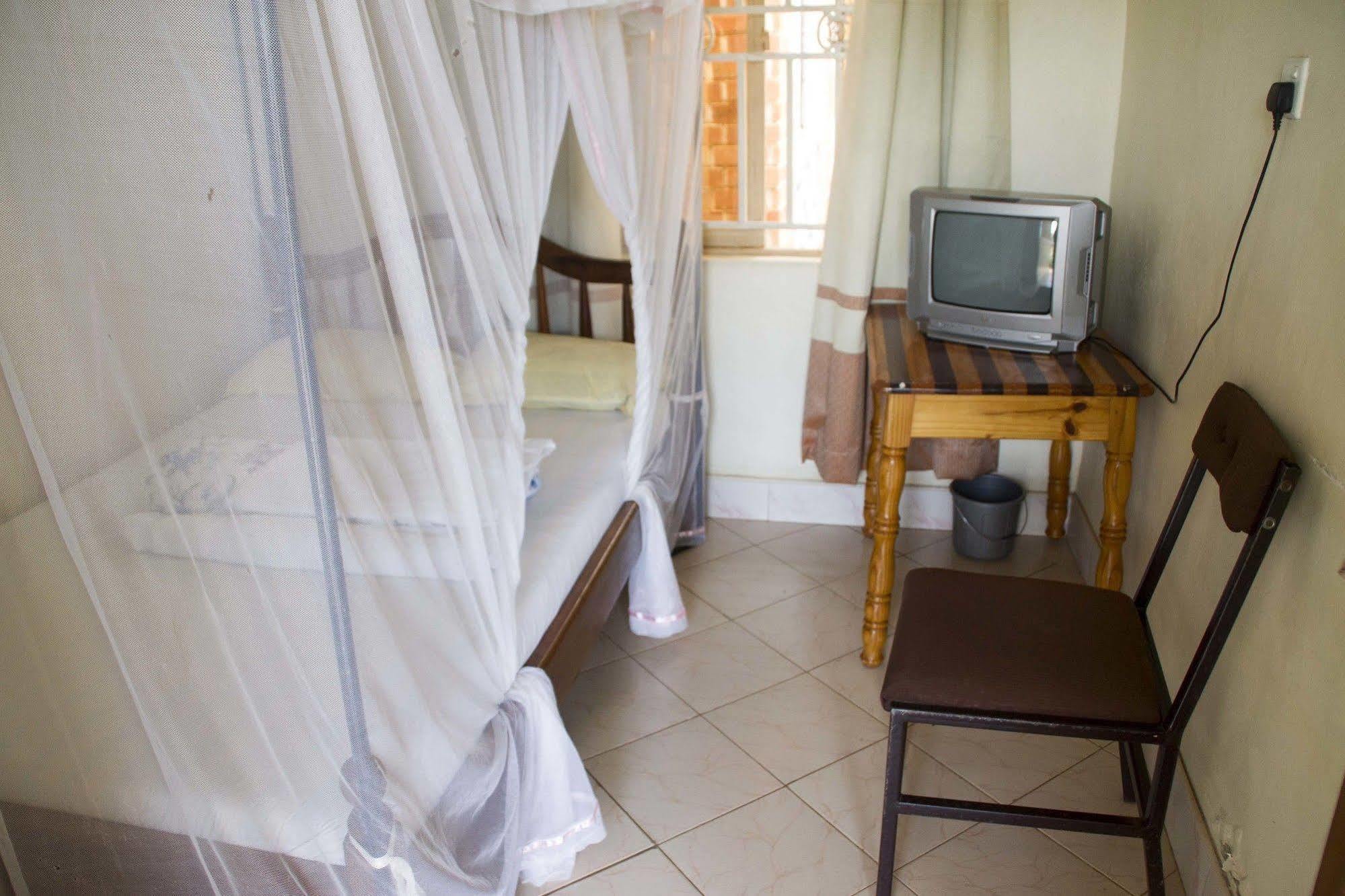 Keba Inn Lyamutundwe Екстер'єр фото